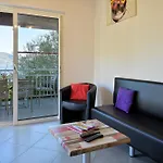 Roc E Mare 公寓式酒店 3*