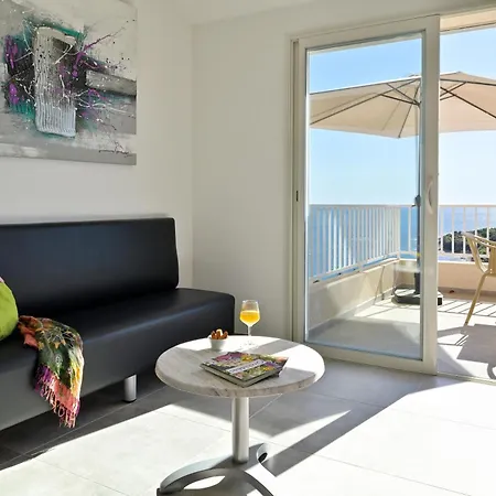 Apartahotel Roc E Mare 4*